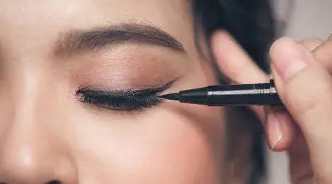 eyeliner